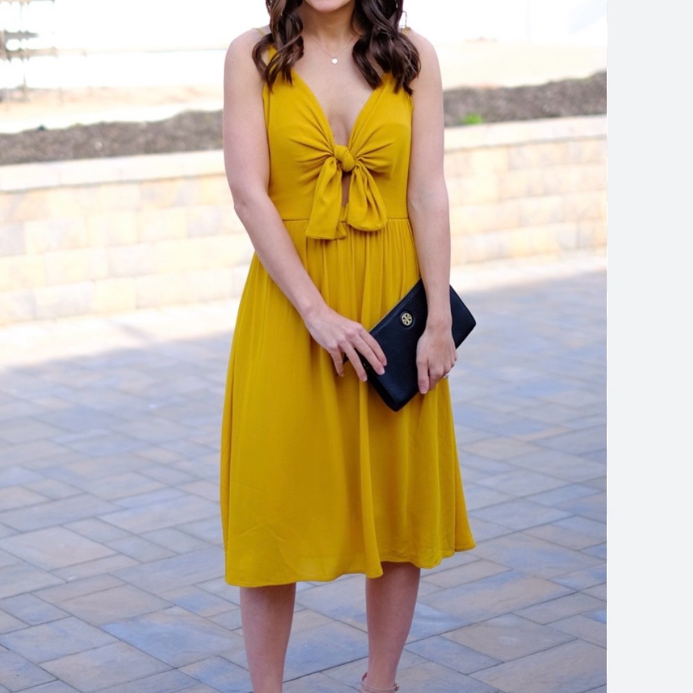 SUMMER CLEARANCE! Leith Tie Front Spaghetti Strap Fun & Flirty Lined Dress M
